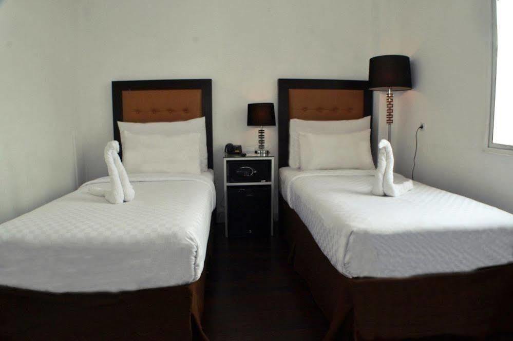 Maven Fatmawati Hotel Yakarta Exterior foto